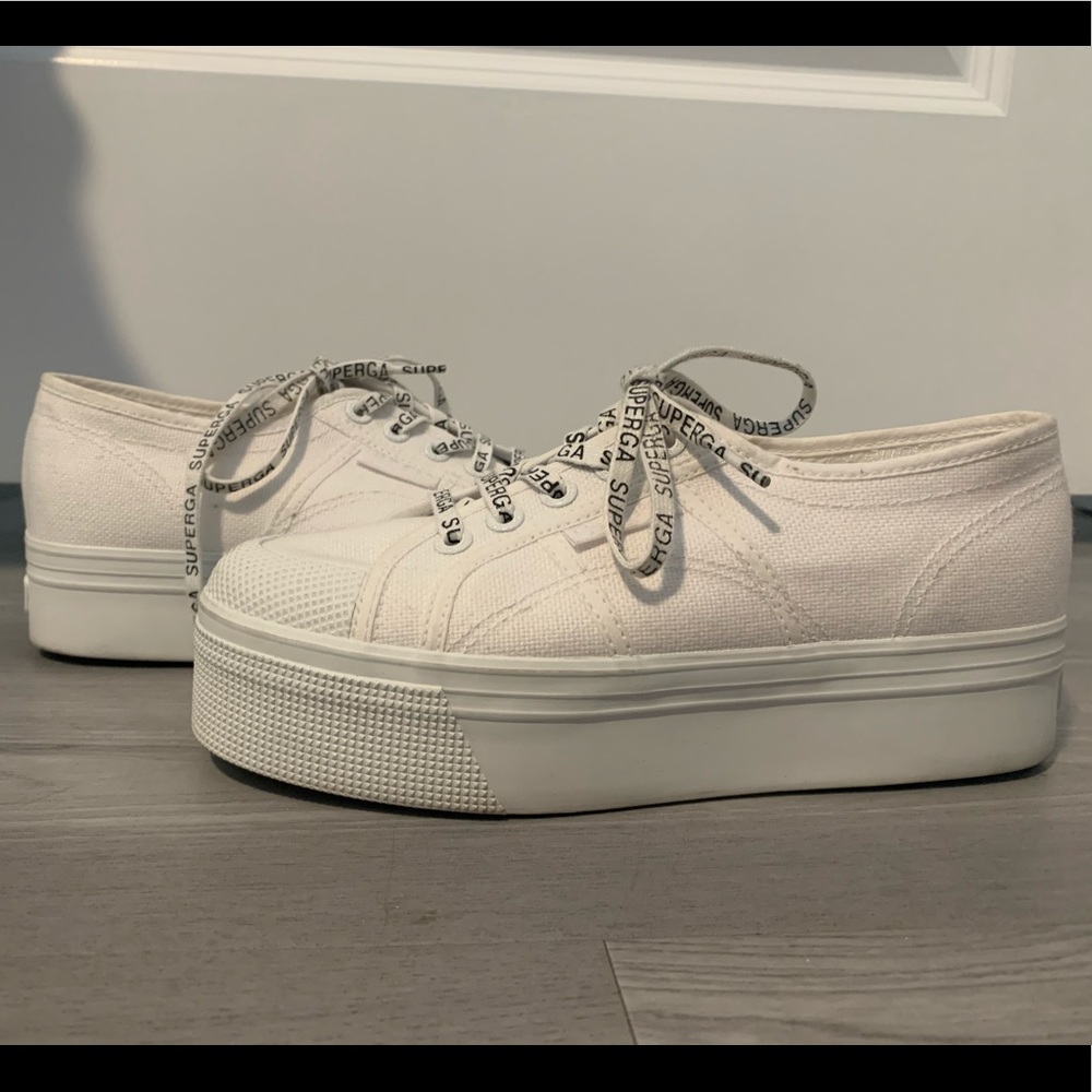 TRENDY PLATFORM LOGO LACE SUPERAS ONLY WORN ONCE